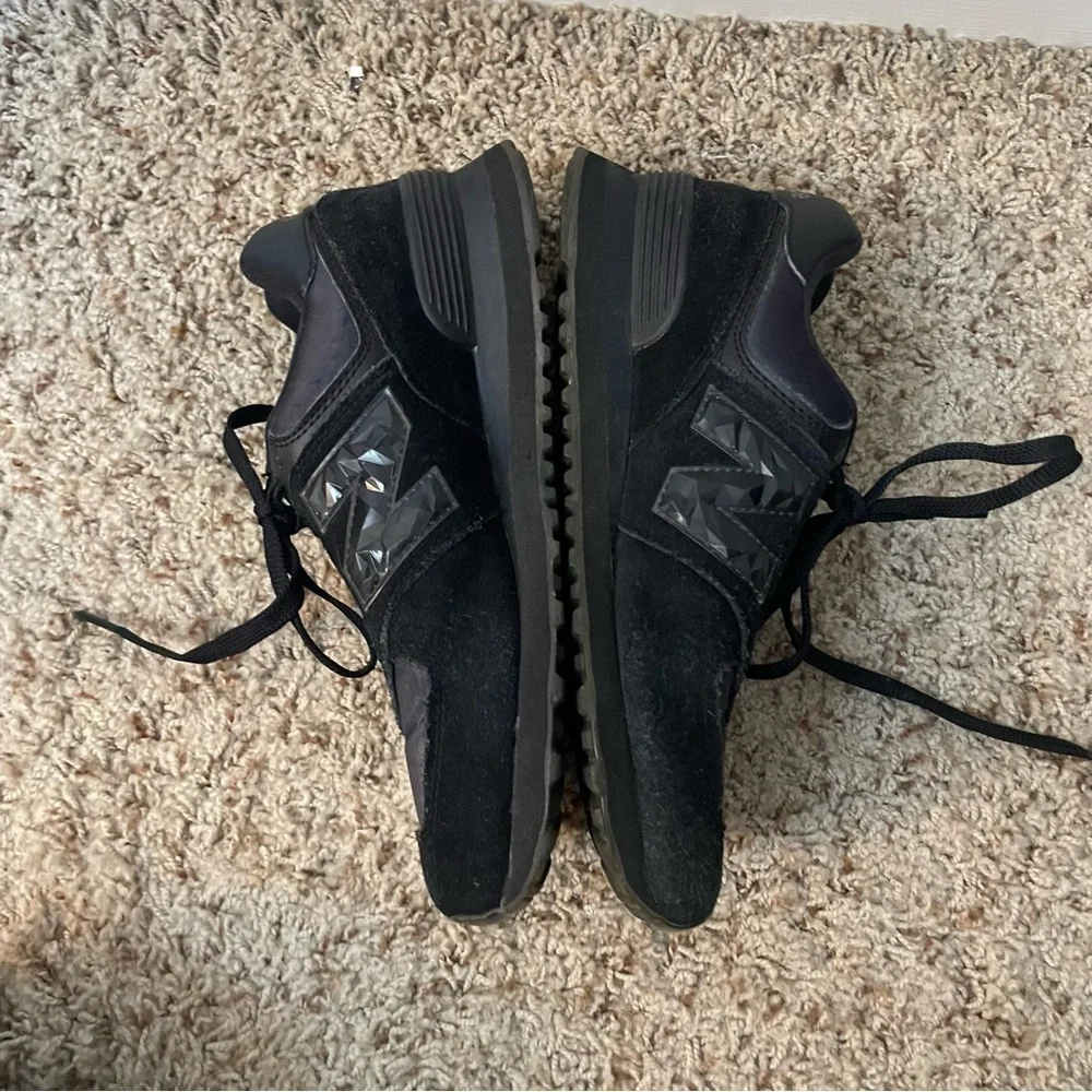 Women’s New Balance 574 Black Onyx Suede Casual Shoes Sneakers size 8